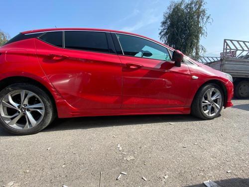 Opel Astra Uyumlu K -2015 Yan Marşpiyel Etekli Model Boyalı