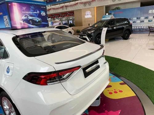 Toyota Corolla Uyumlu E210 (2018 Sonrası) Bagaj Üstü Spoiler (Plastik)