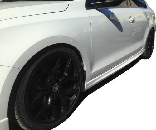 Volkswagen Jetta Uyumlu (2010-2017) R Model Yan Marşpiyel Seti (Plastik)