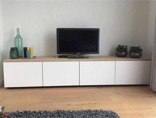 Crystal  Tv Ünitesi