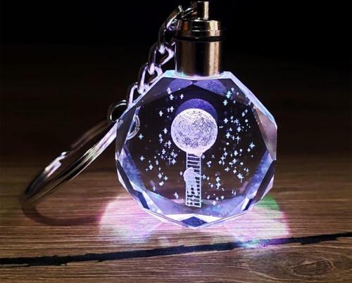 Merdiven Ay Tasarımlı Işıklı Kristal Anahtarlık