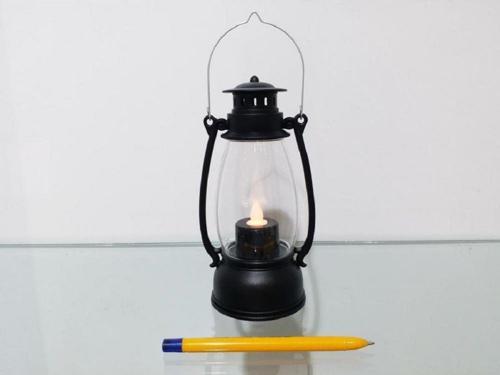Pilli LED Işıklı ve Tutmalı Siyah Gaz Lambası Retro