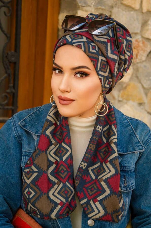 Lacivert Bordo Etnik Desenli Atkılı Bone