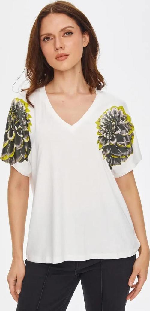 Çiçek Baskılı V Yaka Kadın T-shirt 69565