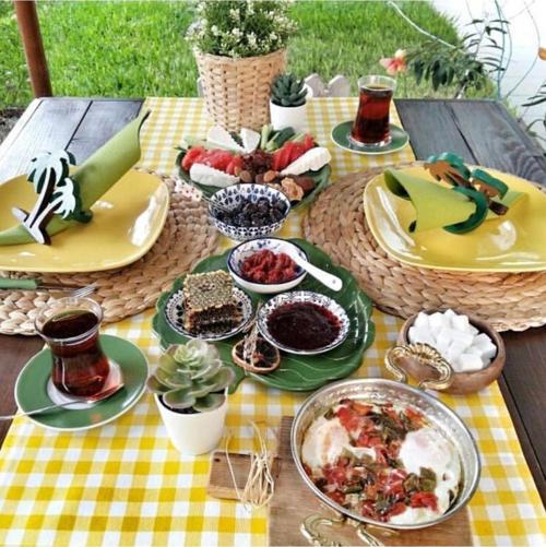Sarı Beyaz Pötikare Kare Desen Pötikare Ranır - Runner