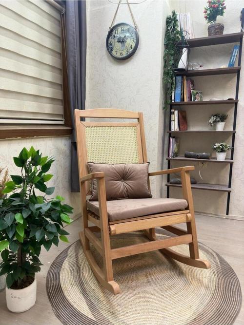 Veranda Naturel Kahve Minderli Hasırlı Sallanan Sandalye Hazeranlı Dinlenme Koltuğu