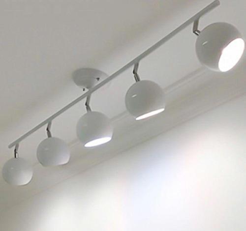 Retro Beyaz 180 Derece Hareketli Modern Spor 5 Li Led spot Avize Beyaz Ampullü