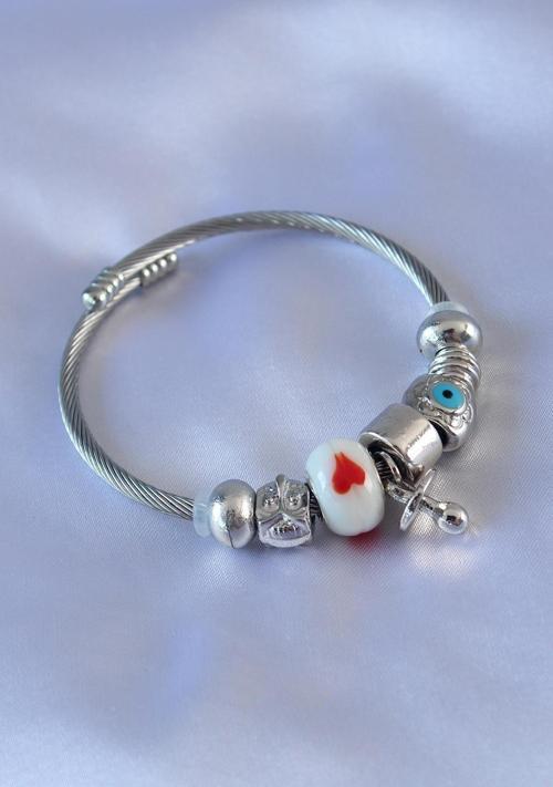 Kalp ve Nazar Boncuk Detaylı Charm Kadın Bileklik