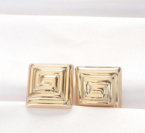 Pirinç Gold Renk Kare Form Küpe