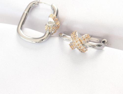 Pirinç Çift Renk Taşlı X Tasarımlı Dikdörtgen Küpe