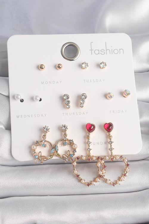 Pirinç Gold Renk Zirkon Taşlı Sallantı Kalp Figür 7 Çift Kadın Küpe Seti