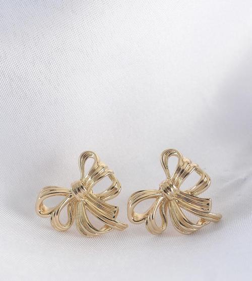 Pirinç Gold Renk Fiyonk Küpe