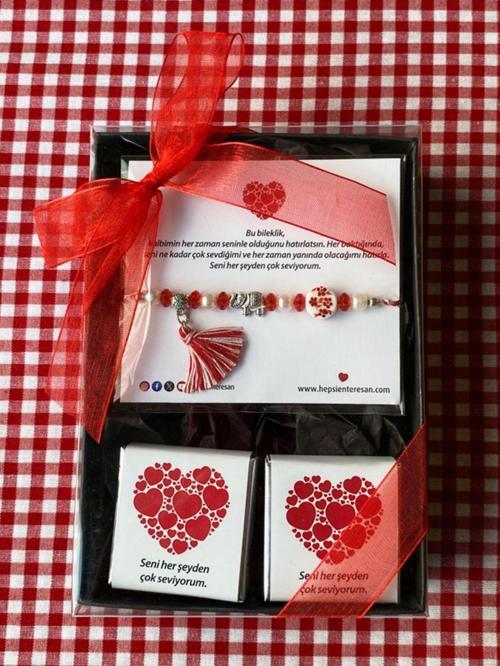 Sevgiliye Kırmızı Bileklikli Çikolata, Melodi Çikolata, Sevgililer Günü