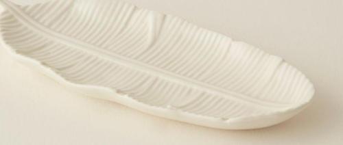 Leaf Dekoratif Tabak Beyaz