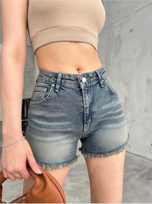 Kadın Kar Yıkama Soluk Efektli Beş Cep Yüksek Bel Paçası Püsküllü Denim Şort Koyu Mavi 40