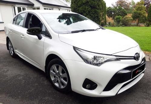 Avensis T270 Batman Ayna Kapağı Piano Black / 2015-2018