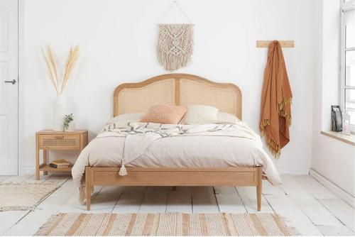-Design Ahşap Badem Karyola