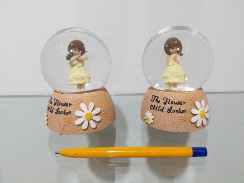 Müzikli Ve Işıklı Kar Küresi 12cm 3872