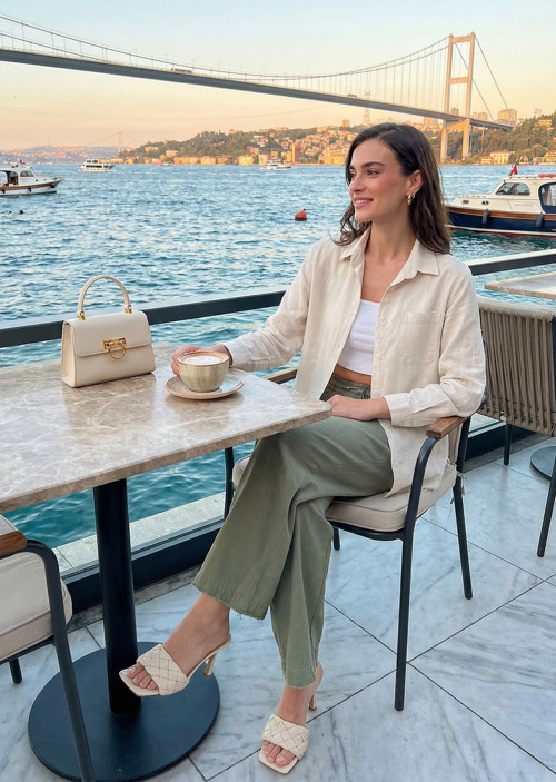 Pamuklu Regular Fit Cepli Bayan Gömlek CF25S16992 EKRU
