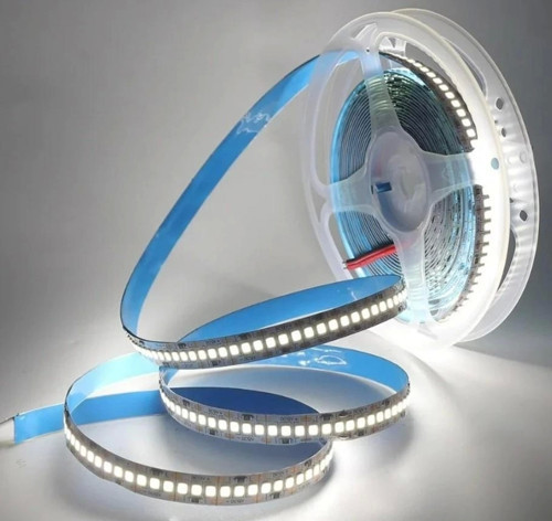 BEYAZ EXTRA ÜÇ ÇİP İÇ MEKAN LED ŞERİT 16W/240 LED 1 MT