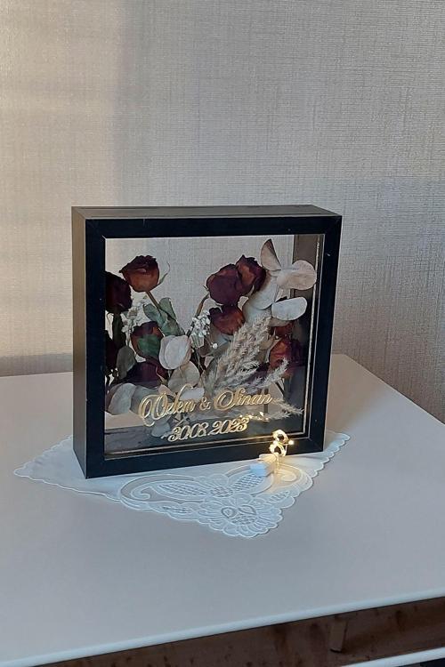 Ledli İsimli 25X25 Cm Çift Yönlü Derin Gül Çerçevesi! Gelin Buketi Çerçevesi!