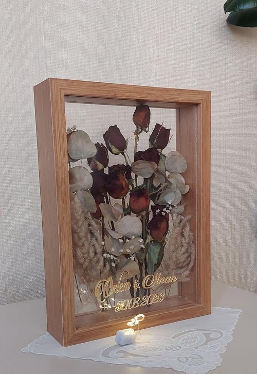 Ledli Ve İsimli 25X35 Cm Çift Yönlü Derin Gül Çerçevesi! Gelin Buketi Çerçevesi!