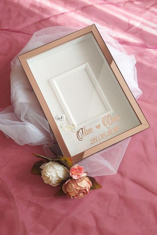 25X35 I?Simli Ve Ledli Fotoğraf Bölümlü Anı Çerçevesi! Üçgen Çıtalı Gül Kutuları