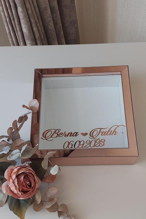 25X25 Cm Rosegold Derin Anı Çerçevesi Düz Zeminli Isimli Ve Tarihli! Derin Çerçeve