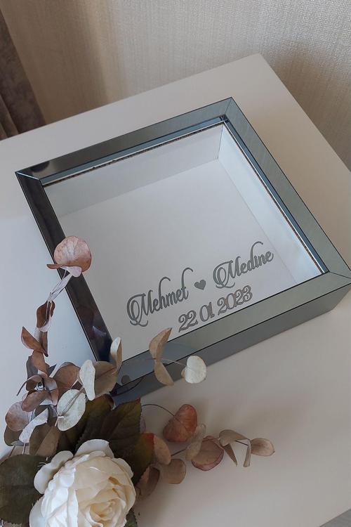 25X25 Cm Füme Derin Anı Çerçevesi Düz Zeminli Isimli Ve Tarihli! Derin Çerçeve