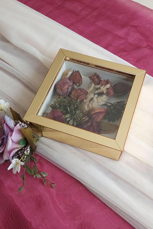 20X20X5 Cm Anı Çerçevesi! Yeni Moda Çiçek Anı Çerçevesi!