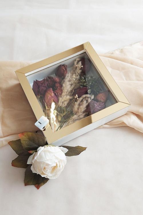 20X20X5 Cm Ledli Anı Çerçevesi! Yeni Moda Çiçek Anı Çerçevesi!