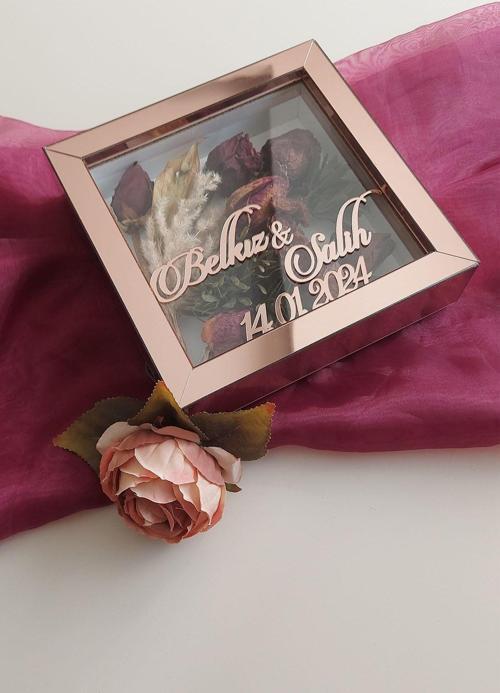20X20X5 Cm İsimli Anı Çerçevesi! Yeni Moda Çiçek Anı Çerçevesi!