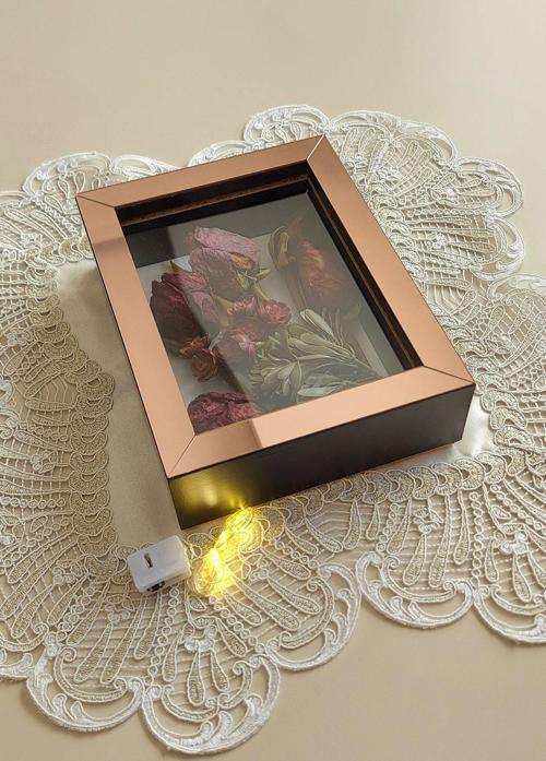 15X20X5 Cm Dikey Ledli Anı Çerçevesi! Yeni Moda Çiçek Anı Çerçevesi! İsteme Çiçeği Derin Gül Kutusu