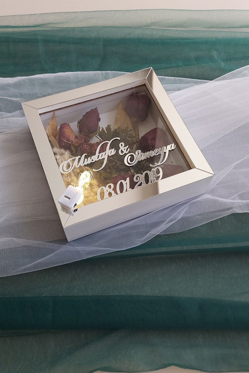 20X20X5 Cm Ledli İsimli Anı Çerçevesi! Yeni Moda Çiçek Anı Çerçevesi!