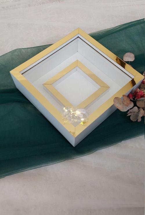 25X25 Ledli Beyaz-Gold Fotoğraf Bölümlü Çerçeve Gül Tasarımlarınız Için