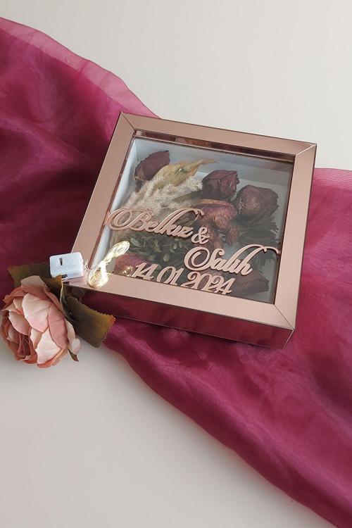 20X20X5 Cm Ledli İsimli Anı Çerçevesi! Yeni Moda Çiçek Anı Çerçevesi!