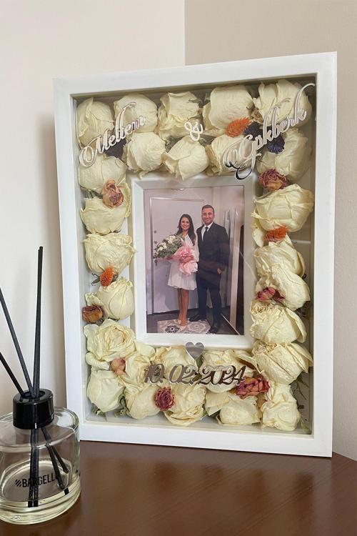 25X35 I?Simli Fotoğraf Bölümlü Anı Çerçevesi! Üçgen Çıtalı Gül Kutuları