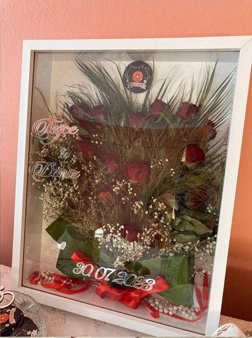 40X50 Cm Beyaz Gül Anı Çerçevesi! Ledsiz Derin Çerçeve! Gül Anı Çerçevesi-Gelin Buketleri Için