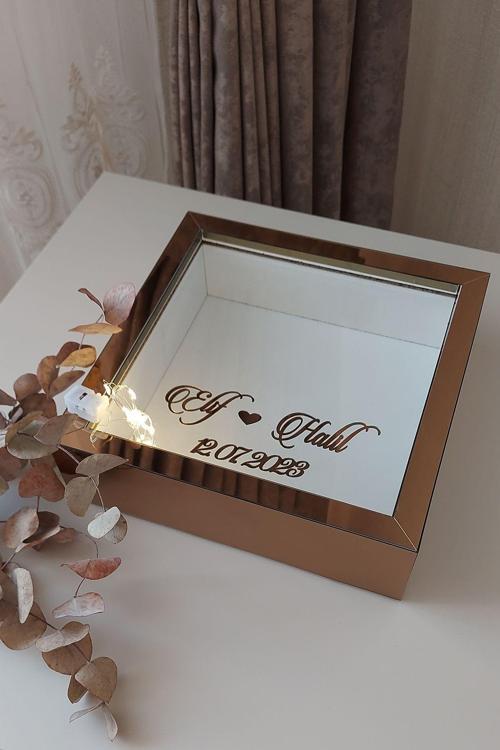 25X25 Cm Bronz Ledli Derin Anı Çerçevesi-6 Cm Derinlikli Anı Çerçevesi Gül Kutusu. Isimli Tarihli