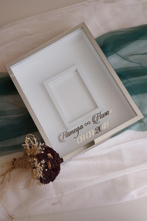 40X50 Cm Gümüş Fotoğraf Bölümlü 8 Cm Derinliğinde Isimli Ledsiz Çerçeve! Gül Kutusu
