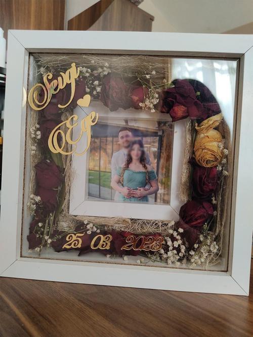 25X25 Cm Fotoğraf Bölümlü Isimli Anı Çerçevesi! Yeni Trend Anı Çerçevesi