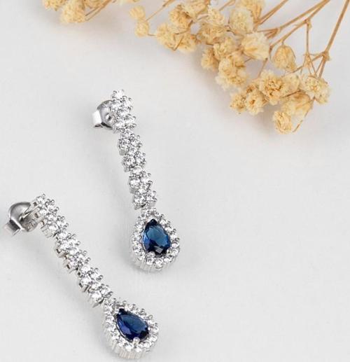 Safir Taşlı Damla Motifli Rodyum Kaplama Gümüş Küpe