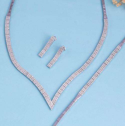 V Model Süzme Su Yolu Kalpli 925 Ayar Gümüş Düğün Seti