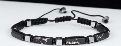 Desenli Diktörgen Kesim Oniks Taşlı Makrome Bileklik