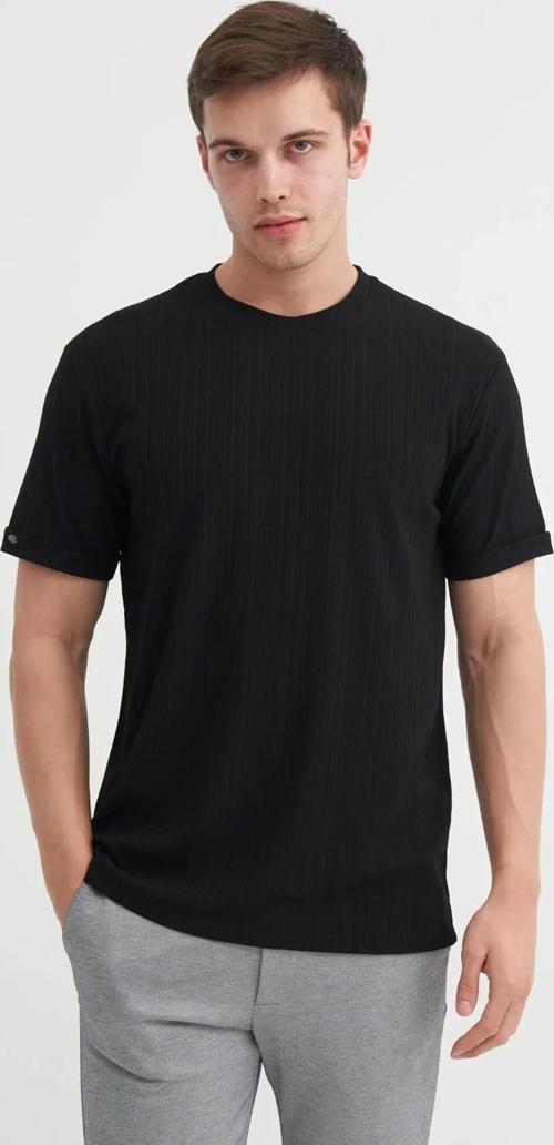Bisiklet Yaka Regular Fit Dokulu Tişört