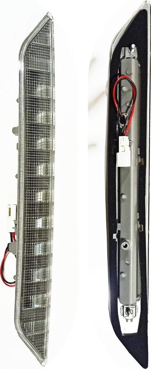 Nissan Xtrail Bagaj Reflektörü (Üst Beyaz) 2007-2013 26590-JG000