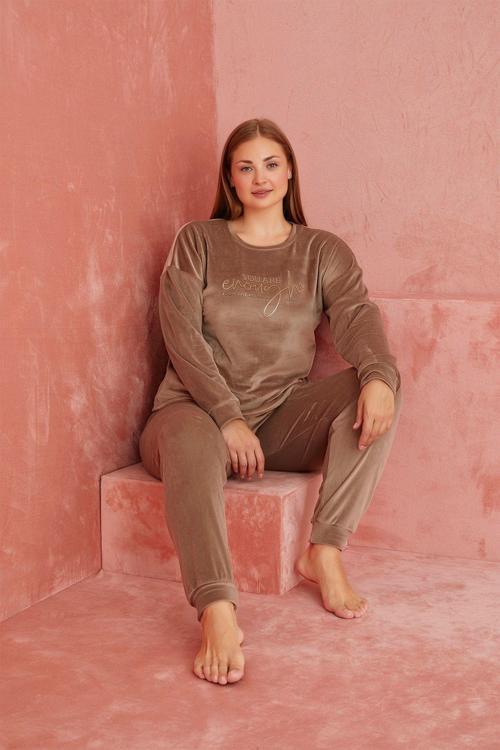 Büyük Beden Uzun Kol Kadife Pijama Takımı
