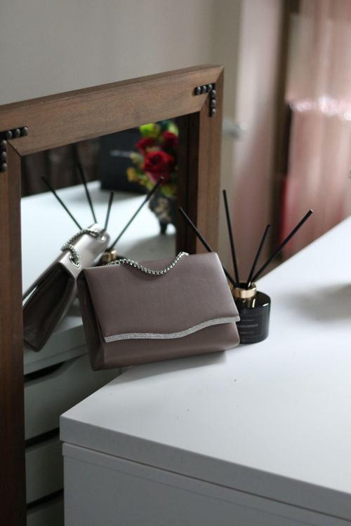 Kadın Koyu Vizon Taş Detaylı Zincirli Omuz Çantası