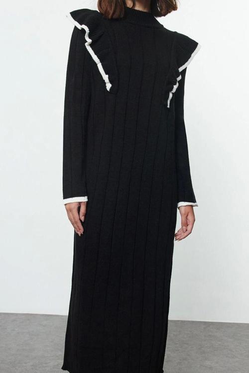 Moda Stil Relaxed Bisiklet Yaka Maxi Boy Tesettür Fırfır Detaylı Triko Elbise