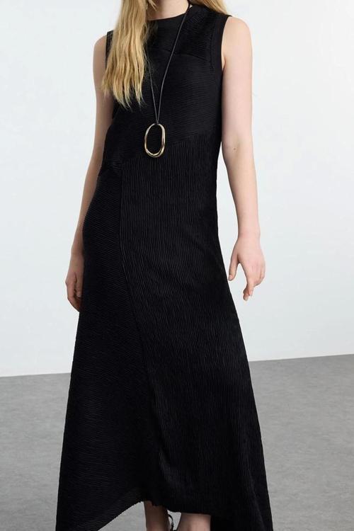 Moda Stil Regular Bisiklet Yaka Midi Boy Tesettür Örme İçlik Astar Elbise